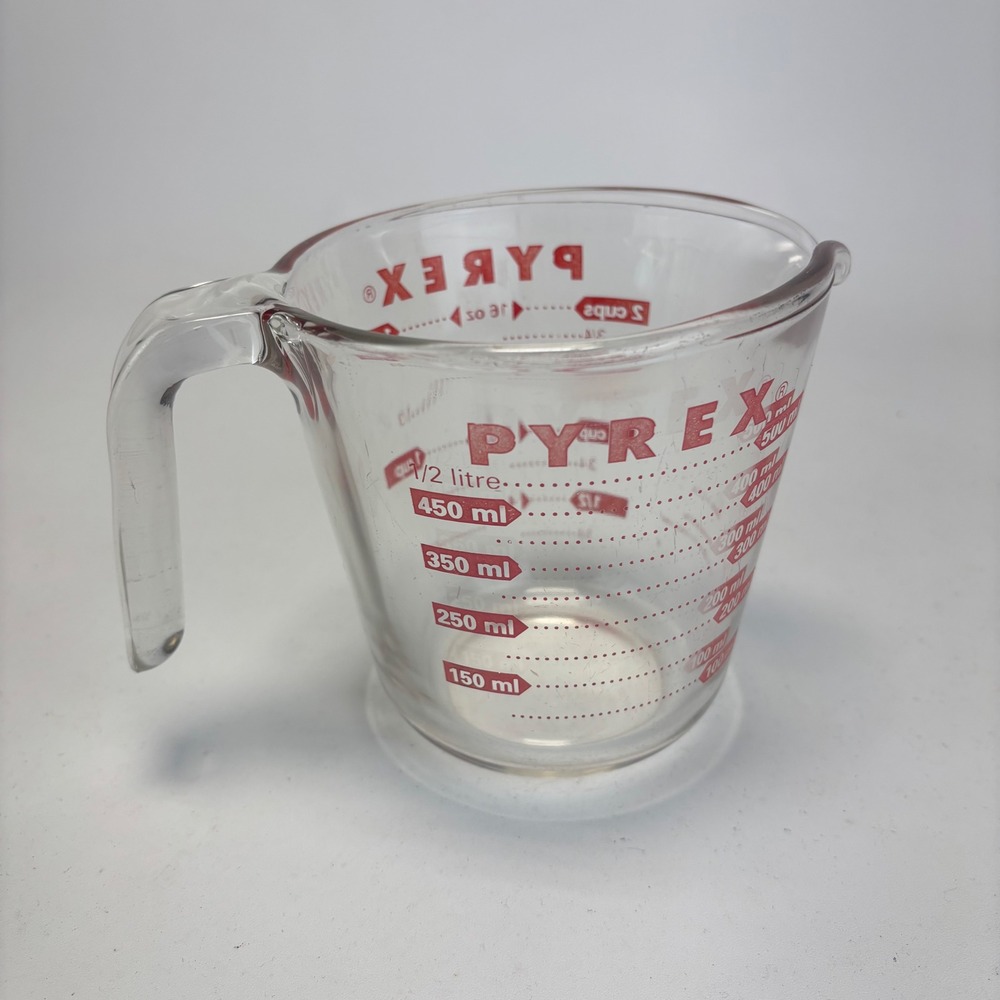 Pyrex Measuring Cup 2 Cup‎ Clear Red Vintage Glass Kitchen Tool Capital Letters